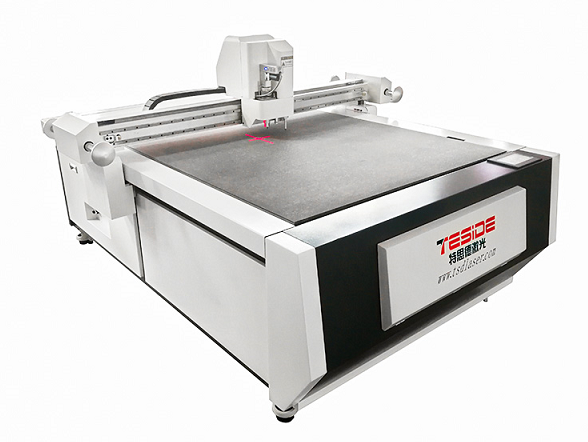 टीएसडी हाई-स्पीड फ्लैटबेड डिजिटल कटिंग मशीन कंपन चाकू काटने की मशीन